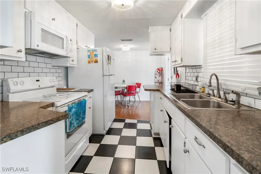 17 Saint Raphael Drive Naples FL 34112