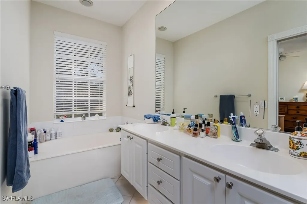 5353 Cove Circle Naples FL 34119