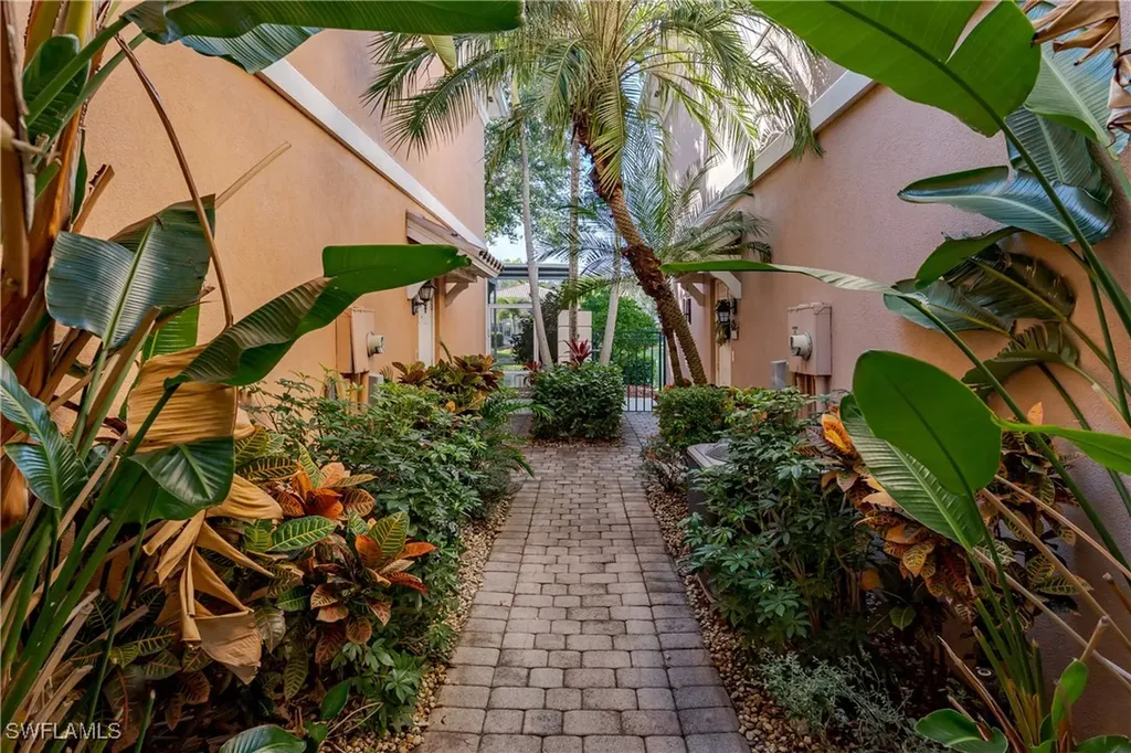 5353 Cove Circle Naples FL 34119