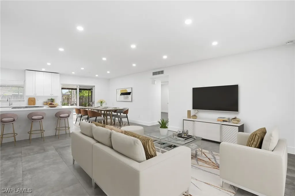 Naples FL, 2564 Poinciana Street