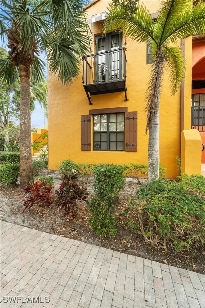 9091 Covina Drive S Naples FL 34113