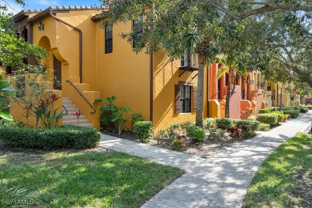 9091 Covina Drive S Naples FL 34113