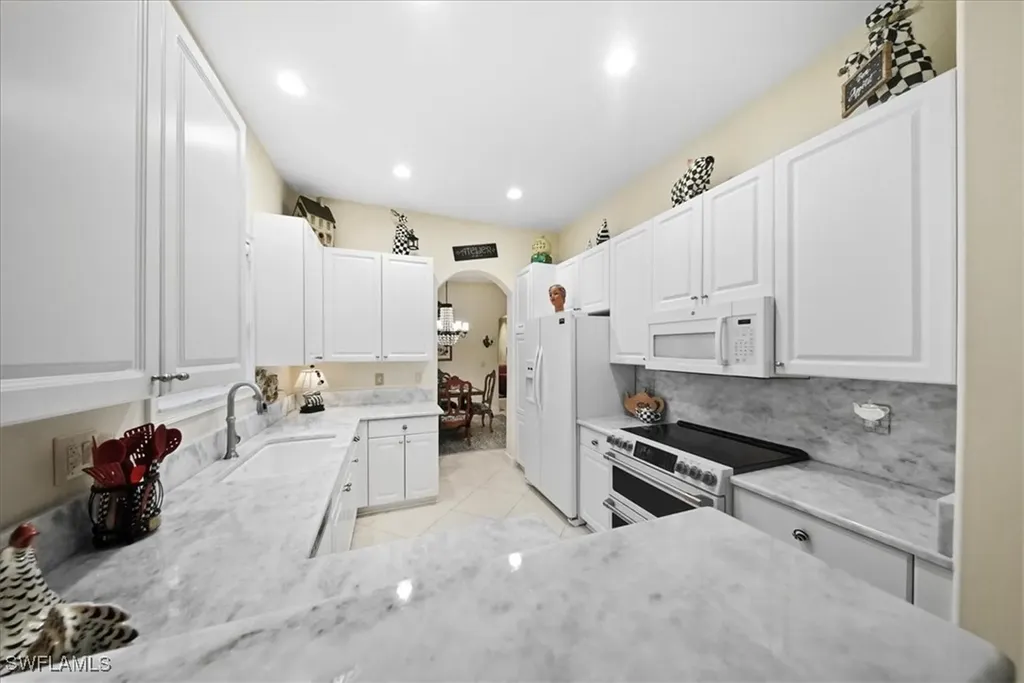 809 Vistana Circle Naples FL 34119