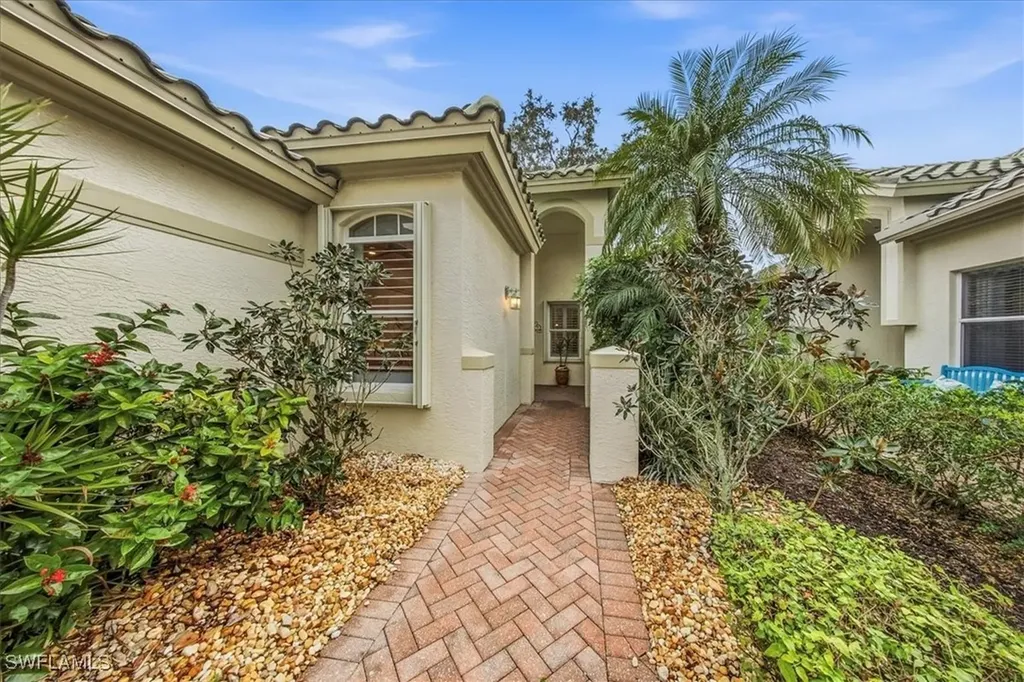 809 Vistana Circle Naples FL 34119