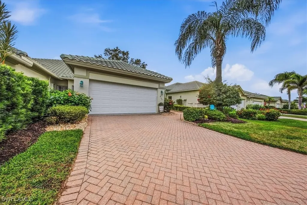 809 Vistana Circle Naples FL 34119