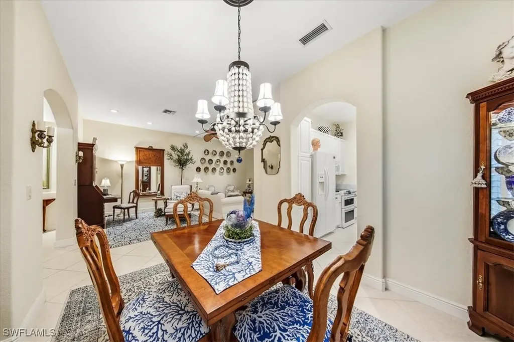 809 Vistana Circle Naples FL 34119