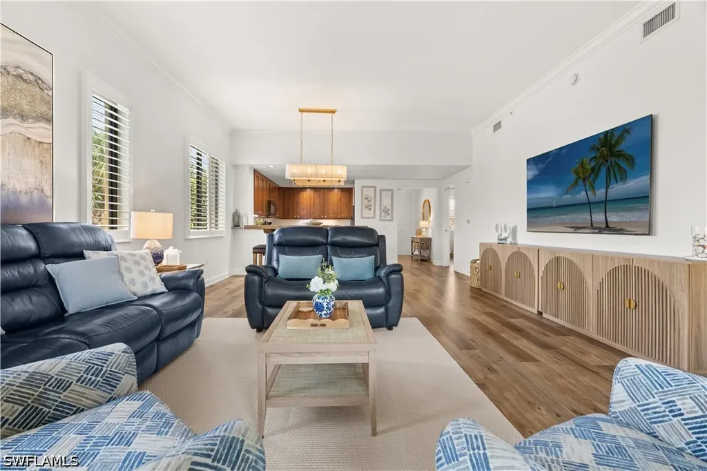 1045 Sandpiper Street Naples FL 34102