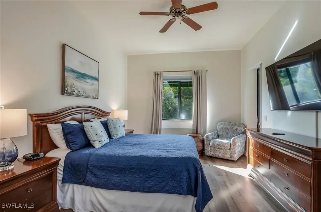 1045 Sandpiper Street Naples FL 34102