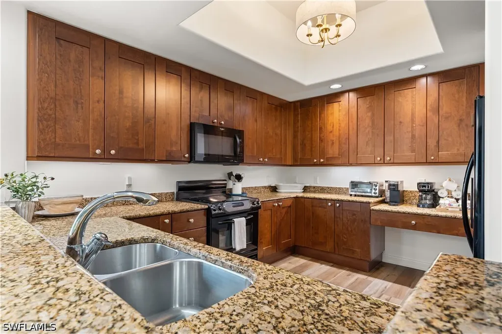 1045 Sandpiper Street Naples FL 34102
