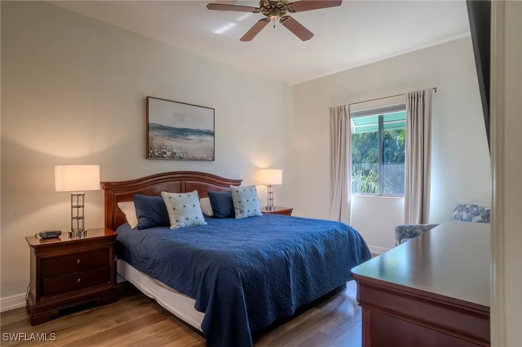 1045 Sandpiper Street Naples FL 34102