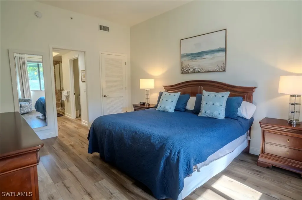 1045 Sandpiper Street Naples FL 34102