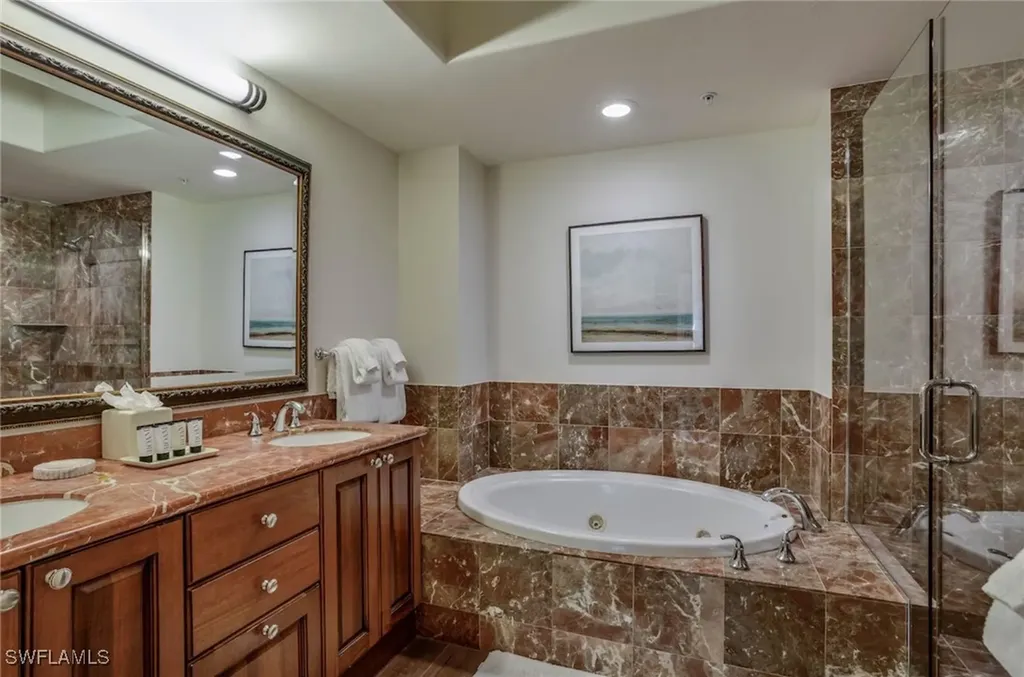 1045 Sandpiper Street Naples FL 34102