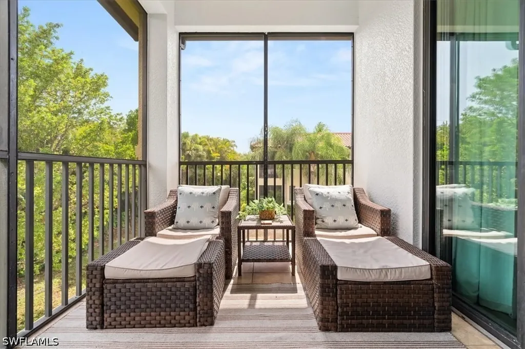 1045 Sandpiper Street Naples FL 34102