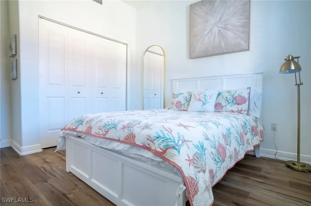 1045 Sandpiper Street Naples FL 34102