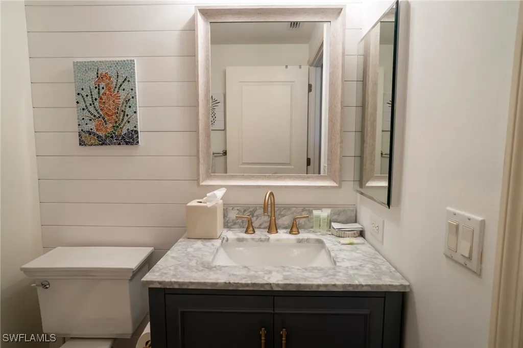 1045 Sandpiper Street Naples FL 34102