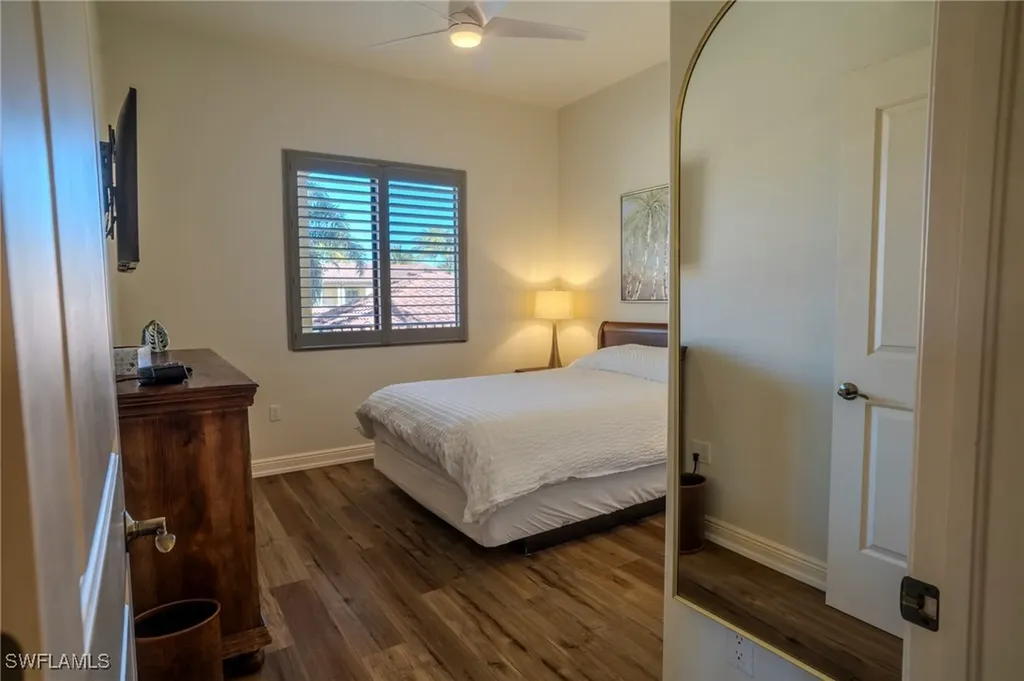 1045 Sandpiper Street Naples FL 34102