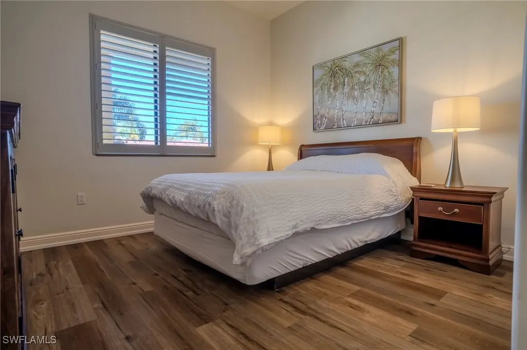 1045 Sandpiper Street Naples FL 34102