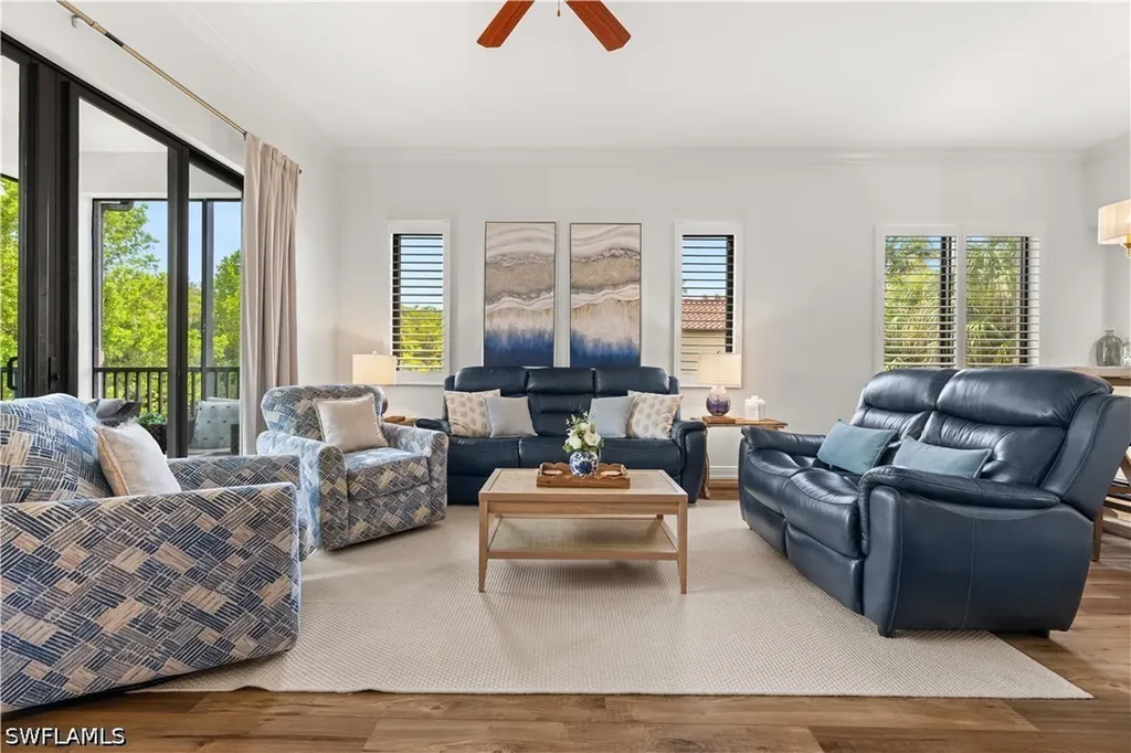 1045 Sandpiper Street Naples FL 34102
