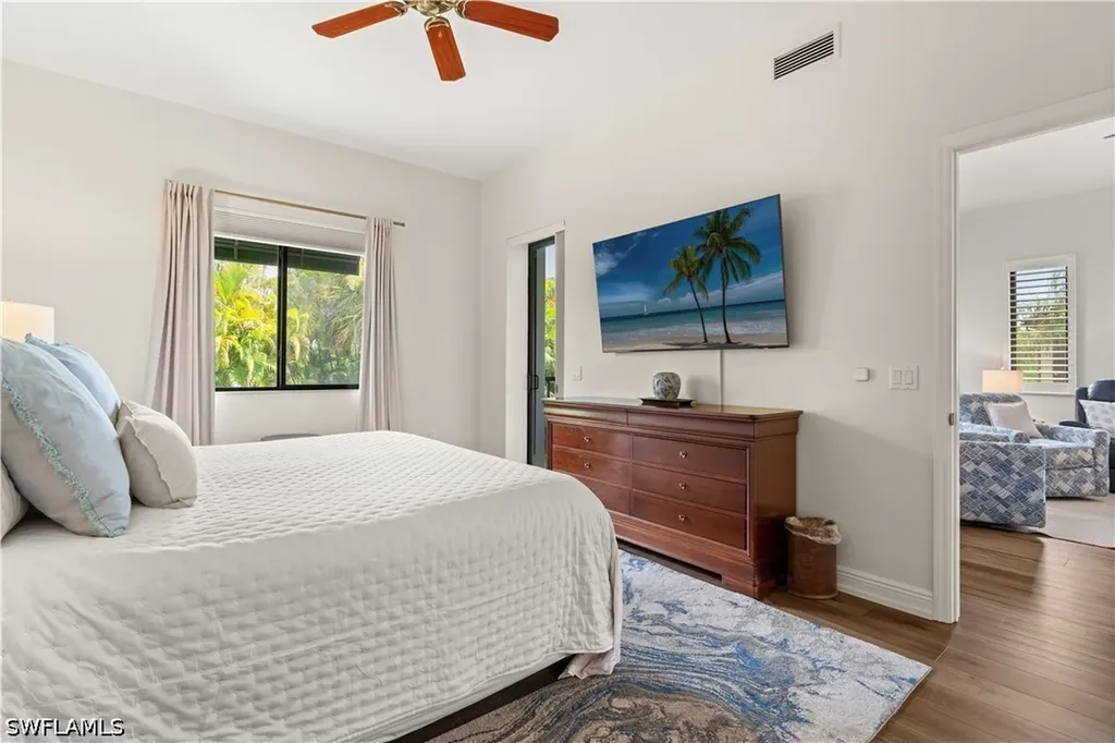 1045 Sandpiper Street Naples FL 34102