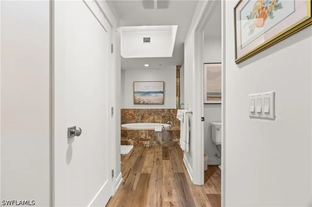 1045 Sandpiper Street Naples FL 34102