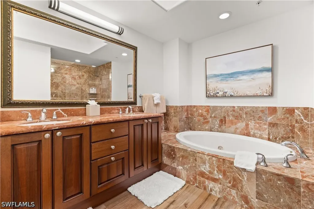 1045 Sandpiper Street Naples FL 34102