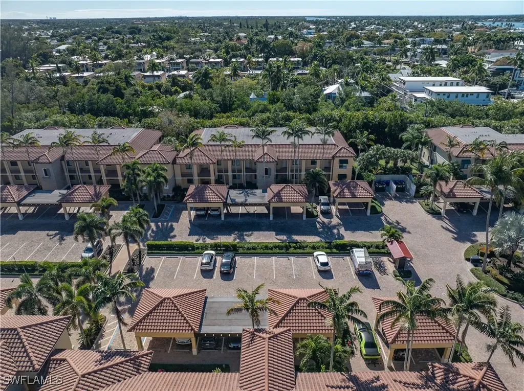 1045 Sandpiper Street Naples FL 34102