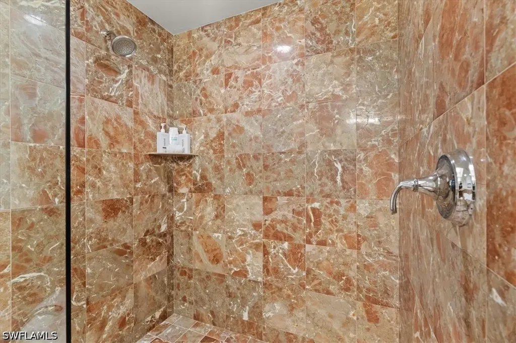 1045 Sandpiper Street Naples FL 34102
