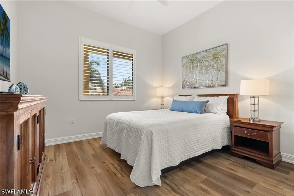 1045 Sandpiper Street Naples FL 34102