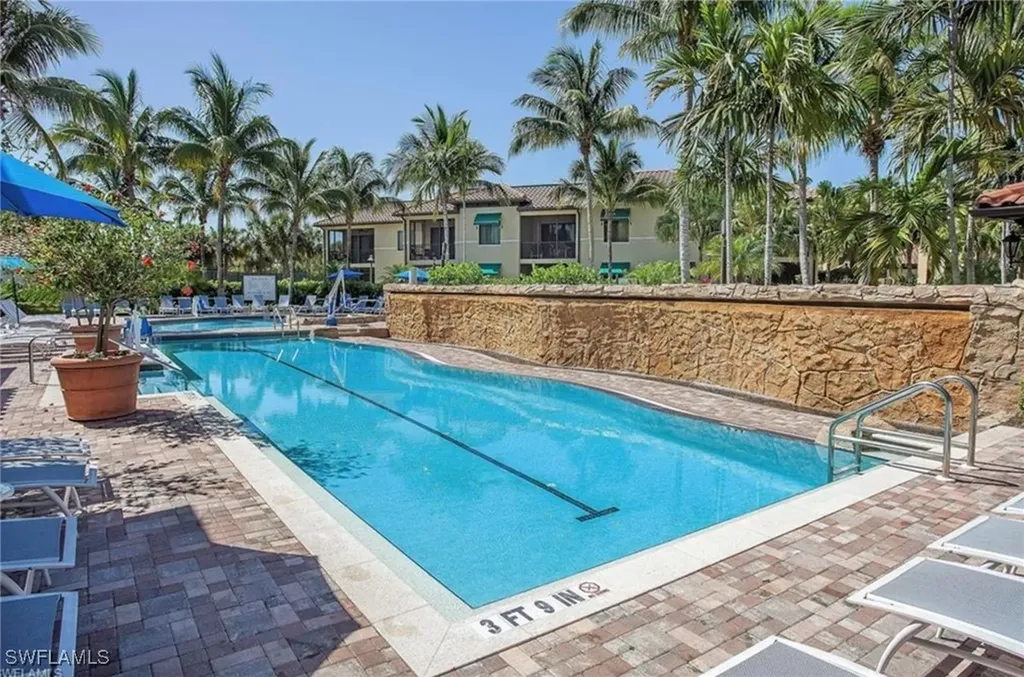 1045 Sandpiper Street Naples FL 34102