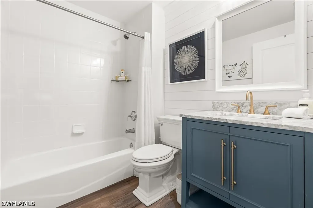 1045 Sandpiper Street Naples FL 34102