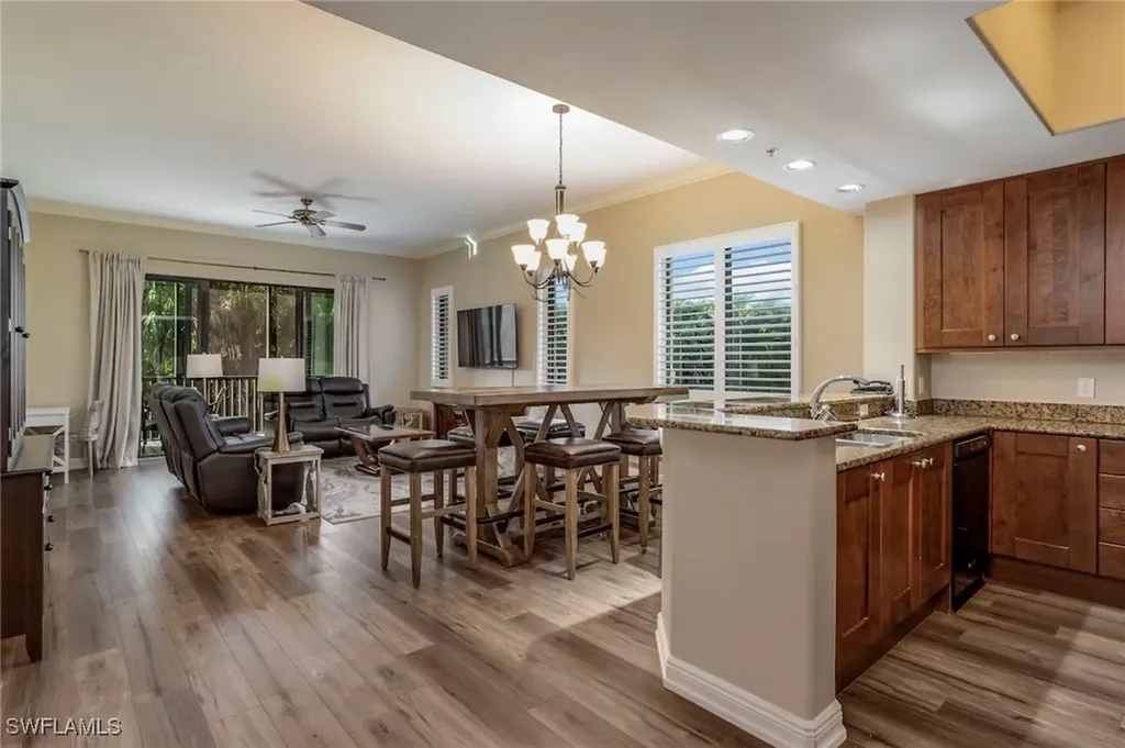 1045 Sandpiper Street Naples FL 34102