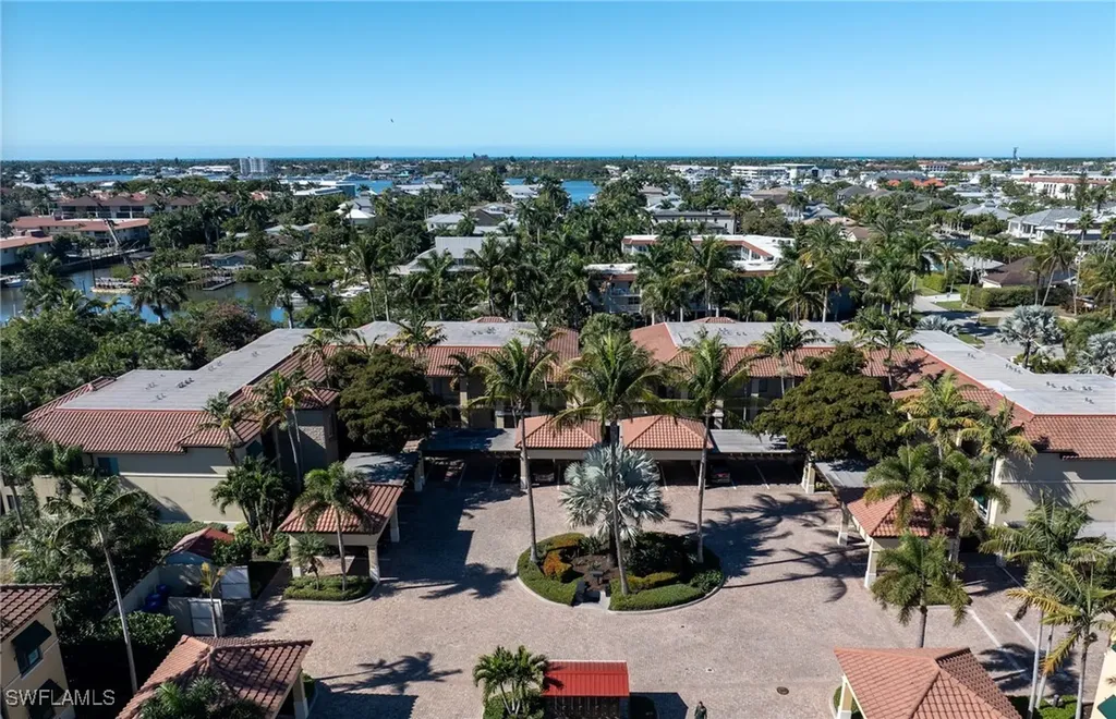 1045 Sandpiper Street Naples FL 34102