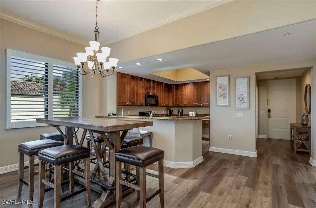 1045 Sandpiper Street Naples FL 34102