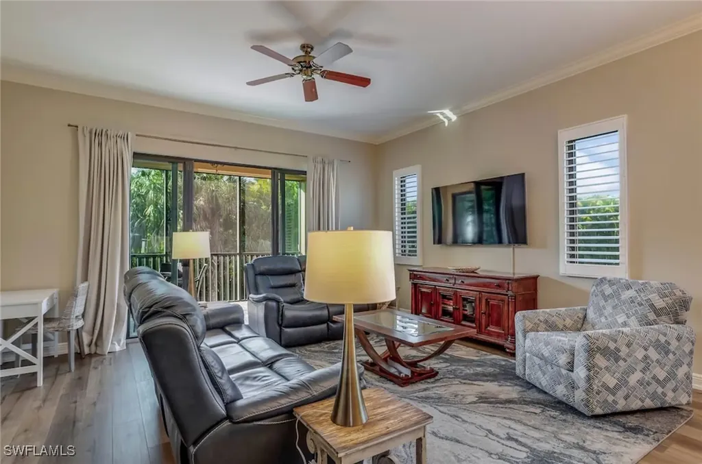 1045 Sandpiper Street Naples FL 34102