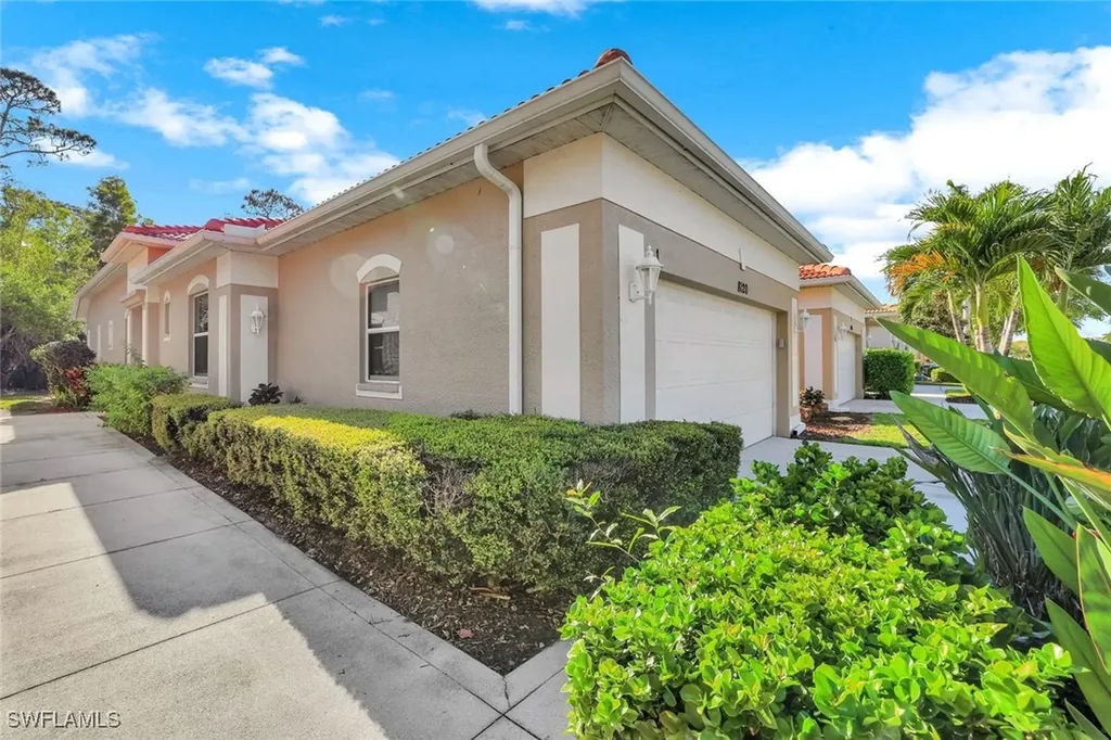 8120 Sanctuary Drive Naples FL 34104