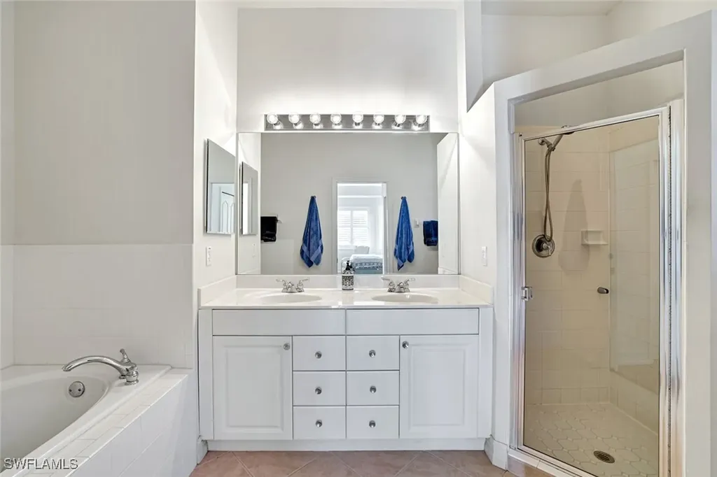 8120 Sanctuary Drive Naples FL 34104