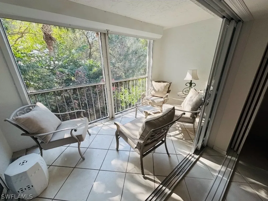 841 Tanbark Drive Naples FL 34108
