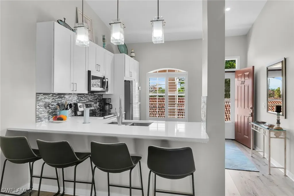 278 Newport Drive Naples FL 34114