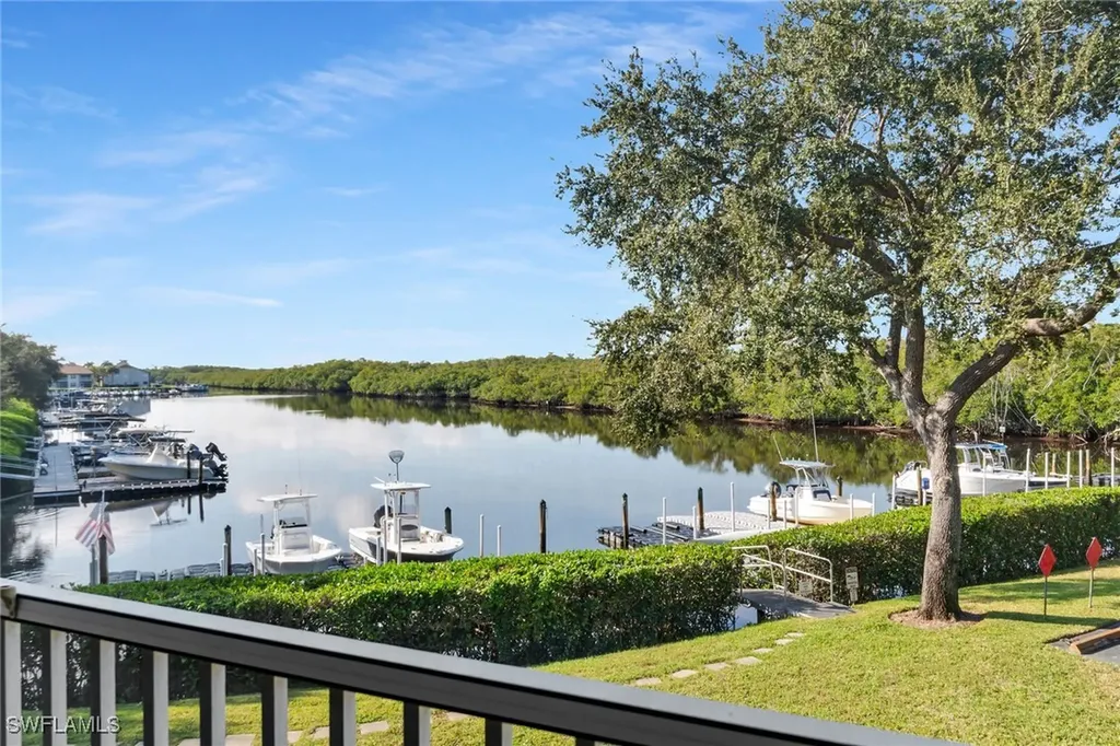 278 Newport Drive Naples FL 34114
