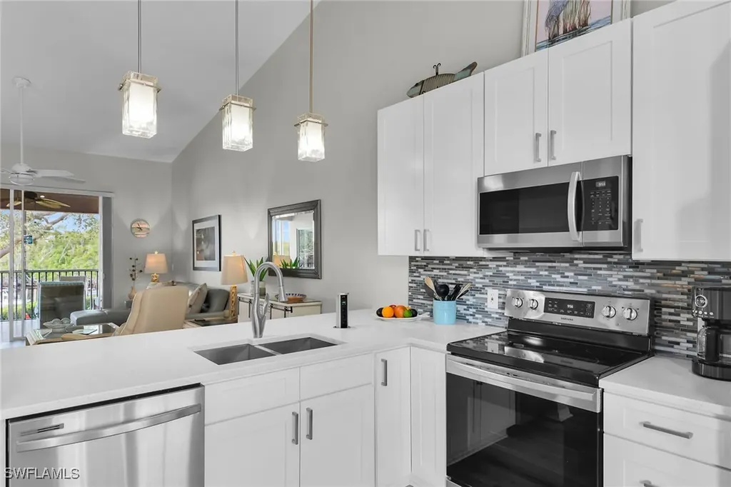 278 Newport Drive Naples FL 34114