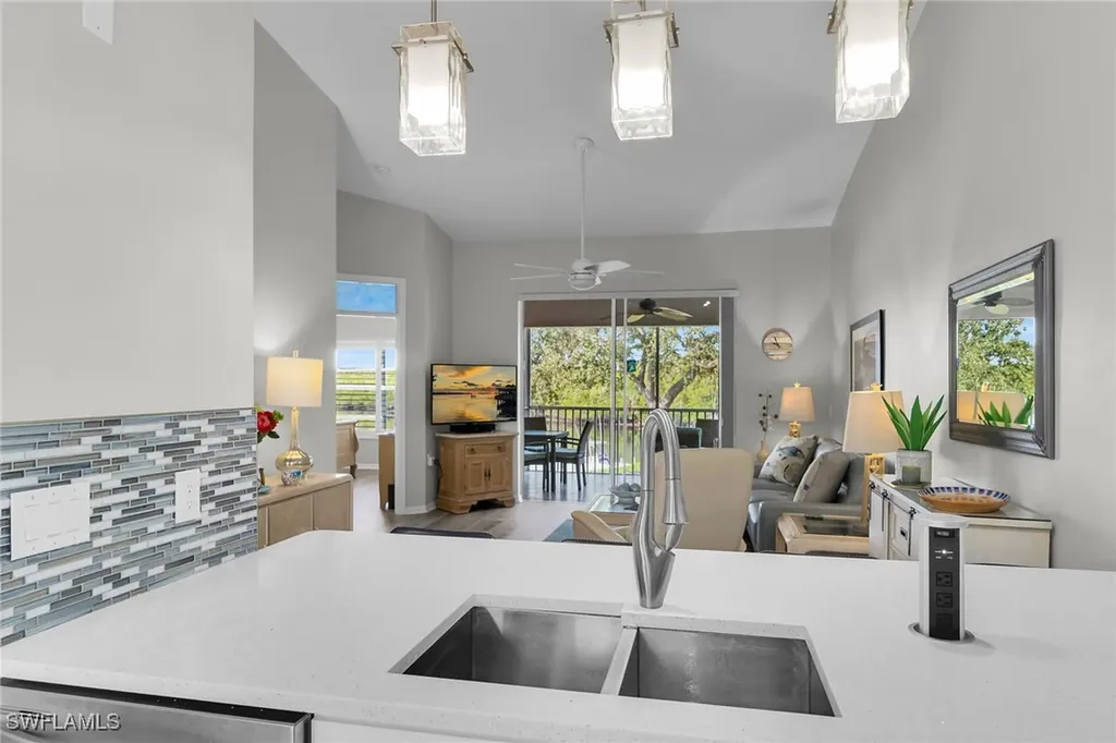 278 Newport Drive Naples FL 34114
