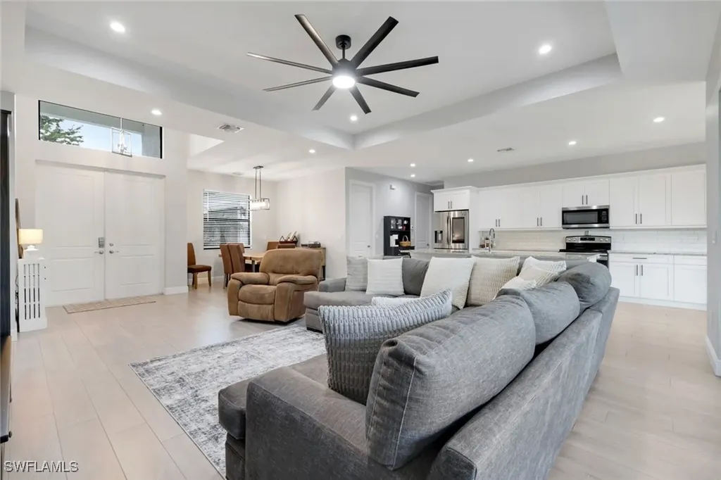 763 35th Avenue NW Naples FL 34120