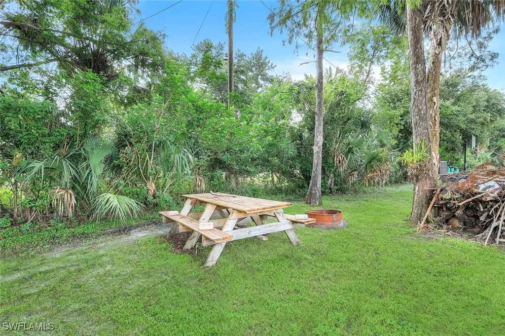 763 35th Avenue NW Naples FL 34120