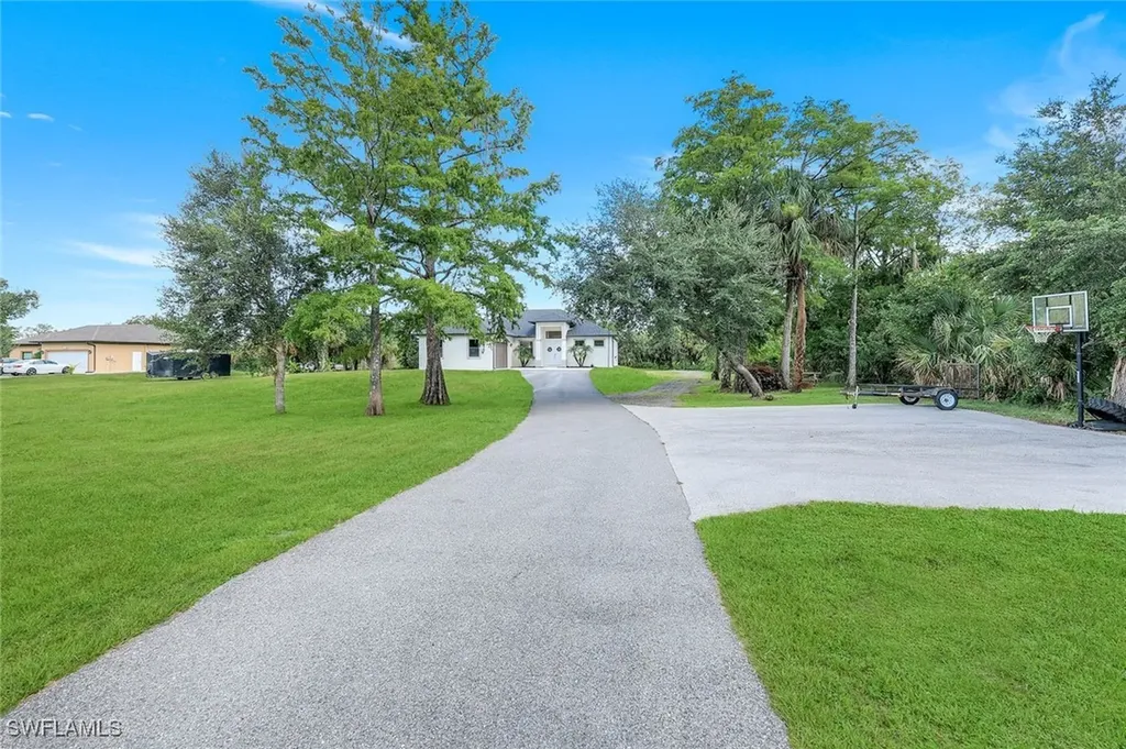 763 35th Avenue NW Naples FL 34120