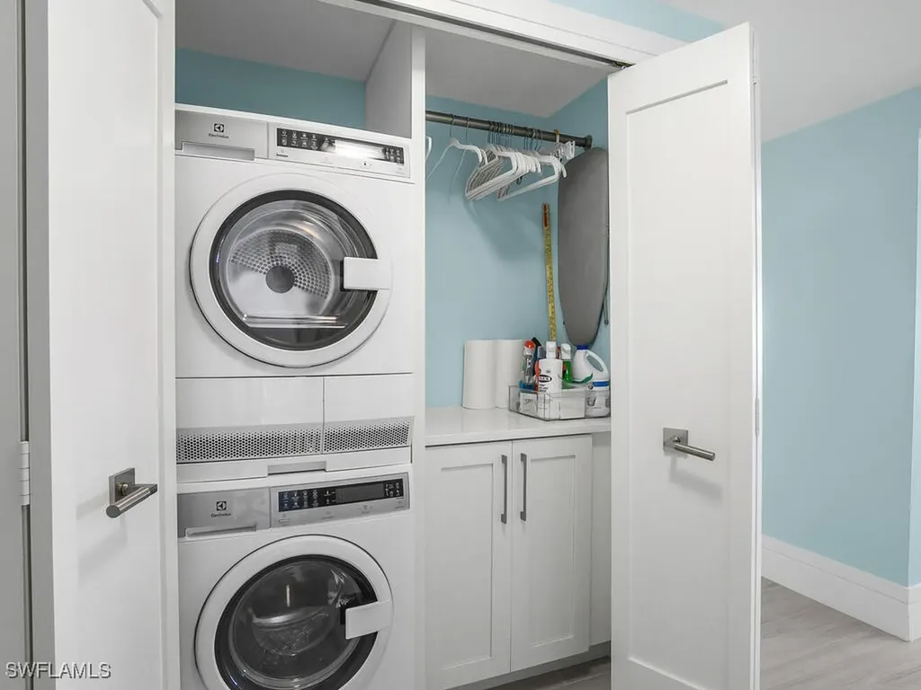 4051 Gulf Shore Boulevard N Naples FL 34103