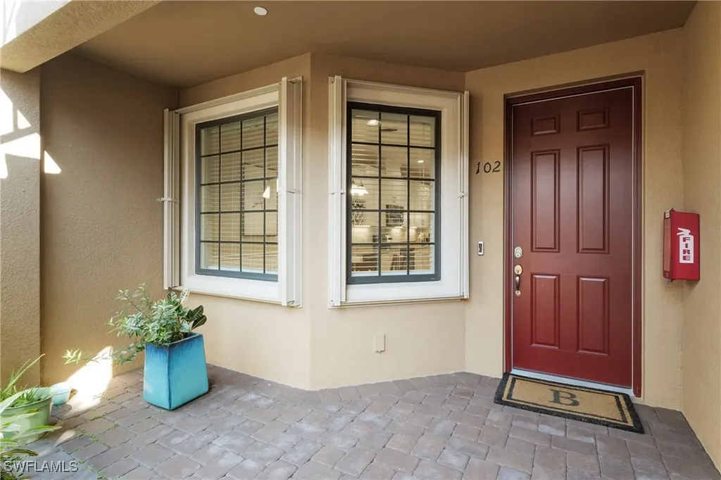 9386 Pocida Court Naples FL 34119