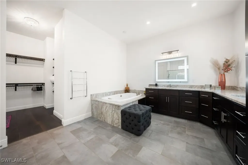 25526 Busy Bee Drive Bonita Springs FL 34135