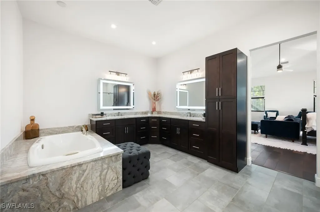 25526 Busy Bee Drive Bonita Springs FL 34135