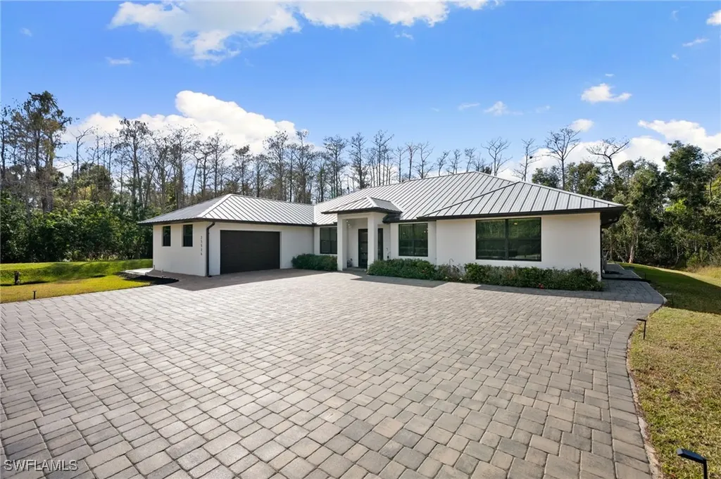25526 Busy Bee Drive Bonita Springs FL 34135