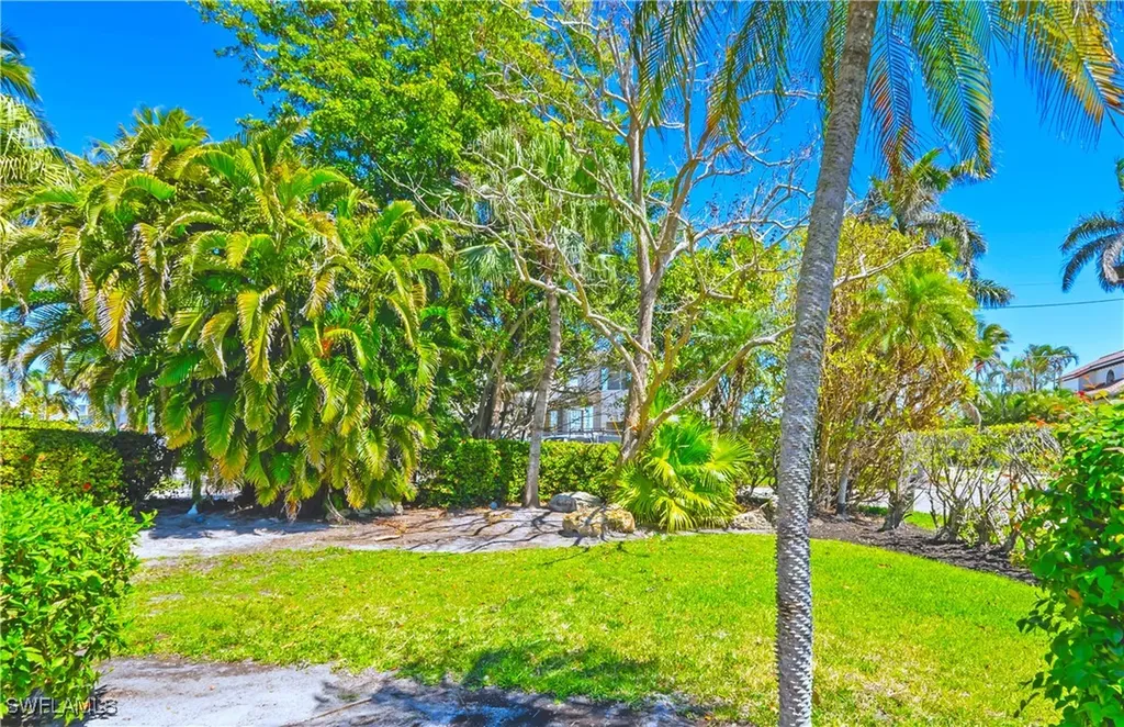 2125 Marina Drive Naples FL 34102